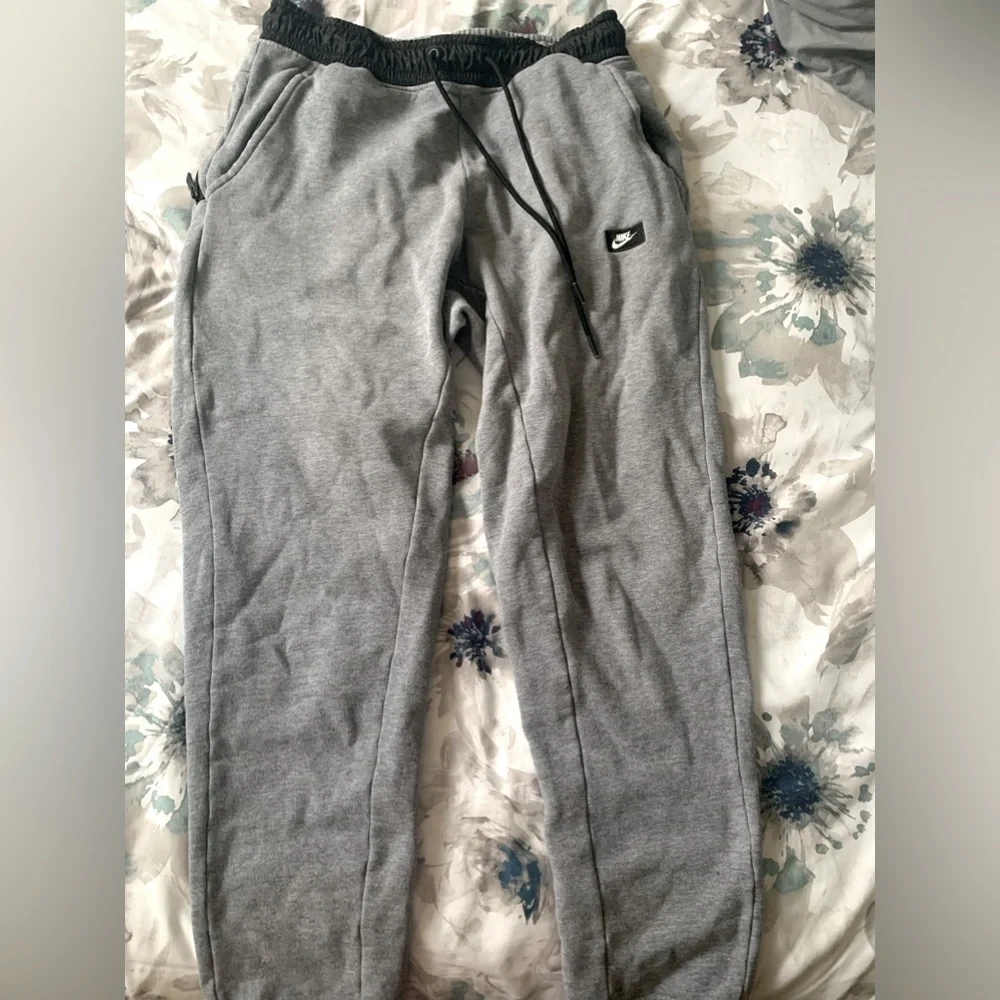 Nike Track Bottom - Picture 1 of 8
